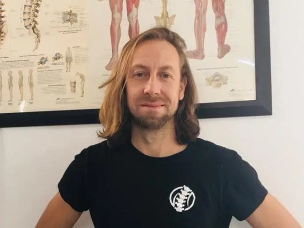 «La Osteopatía y cómo puede ayudarnos en nuestra salud», por Roberto Ochoa, Osteópata, Quiromasajista y&nbsp;Acupuntor.