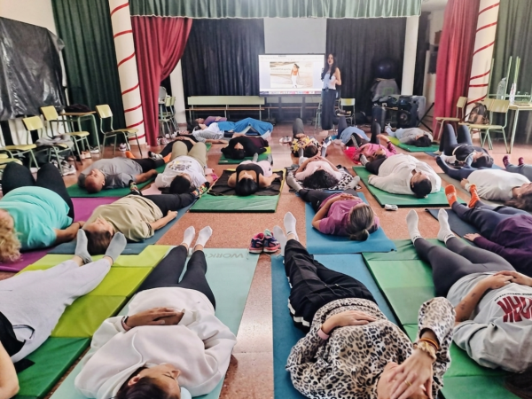 Taller Neuroconalma en el CEEE Petra Lorenzo en Telde sobre regulación del sistema nervioso y bienestar emocional.